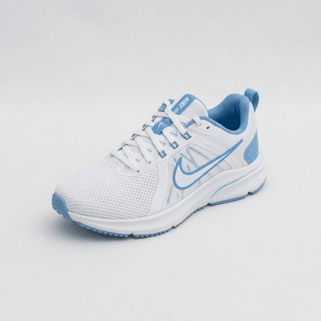 运动鞋 AI 生成海报 (Original)